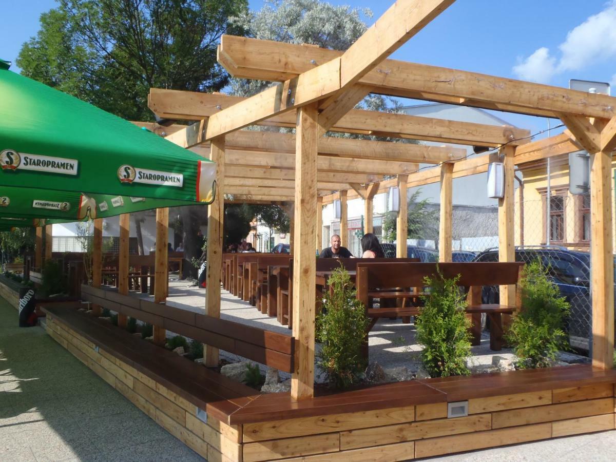 Victoria - Penzion&Restaurant Zvolen Exterior foto